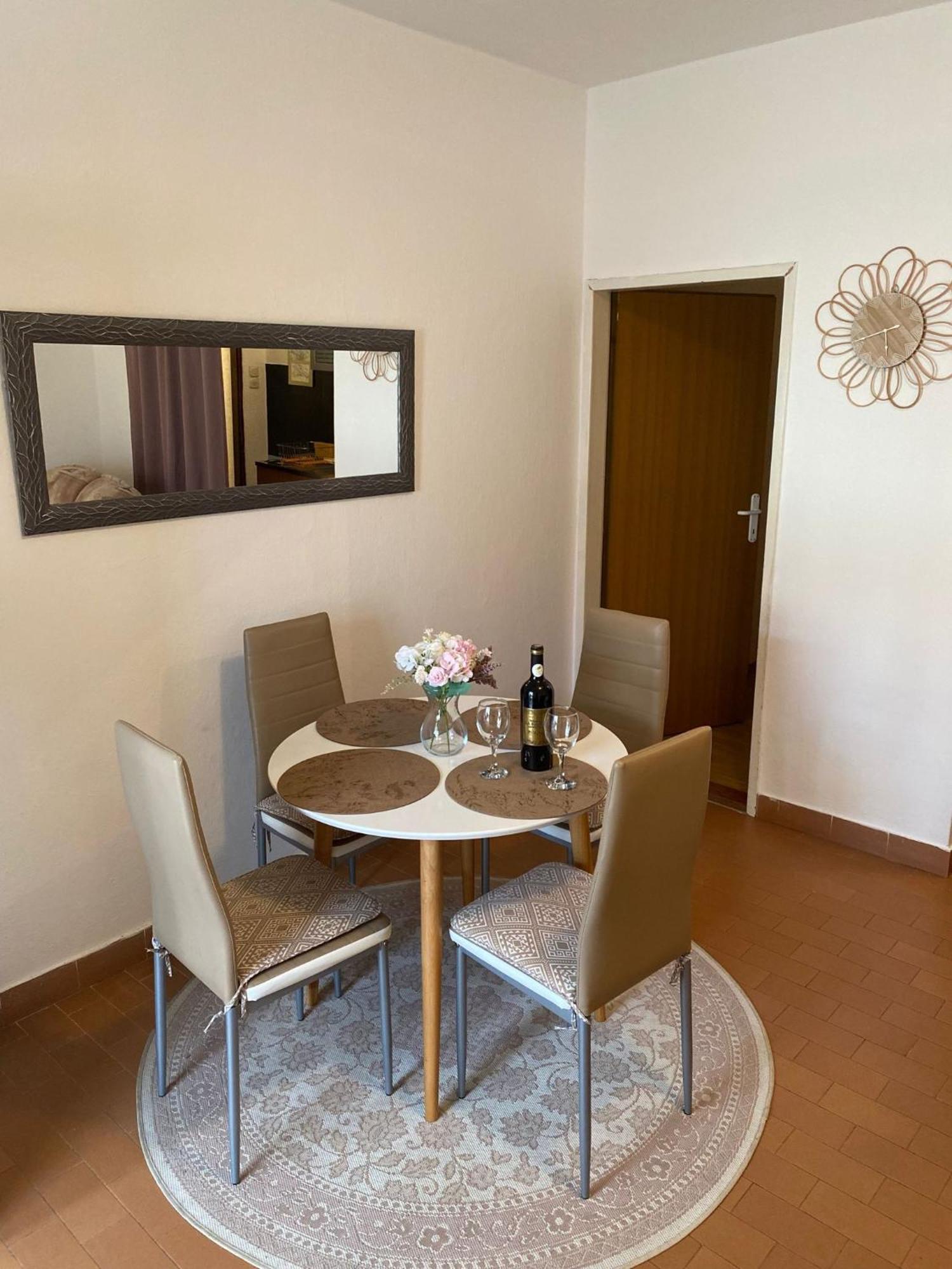 Apartmani Ines Marina  Exterior foto